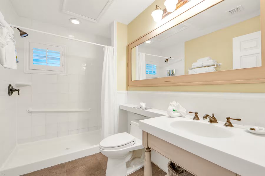 Dream Bay Resort — Bathroom
