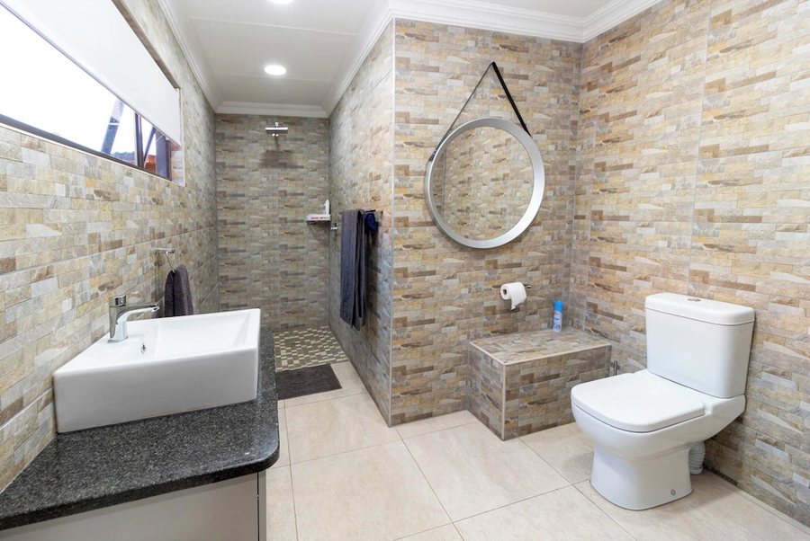 Dream Haven Guest Ranch — Bathroom