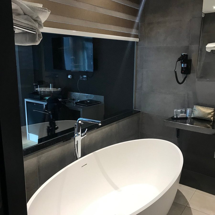 Dream Hotel Amsterdam — Bathroom