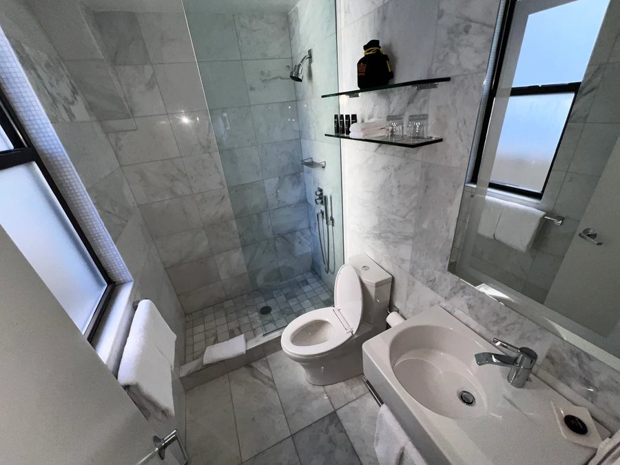 Dream Midtown New York City New York — Bathroom