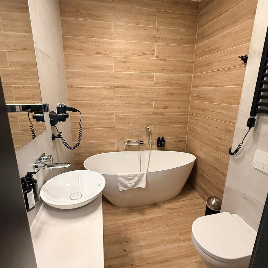 Dream Suites — Bathroom