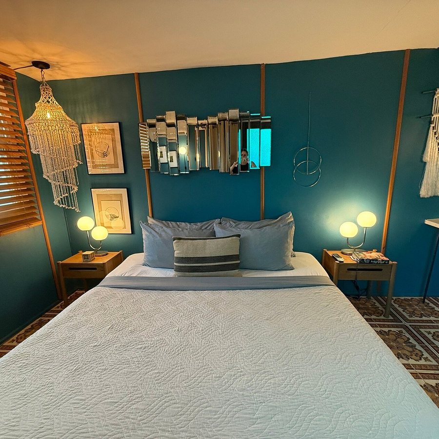 Dreamcatcher by DW Adults Only — Guest room