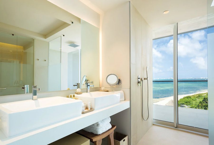 Dreams Vista Cancun Golf Spa Resort — Bathroom