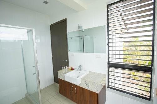 Dreamview Villas — Bathroom