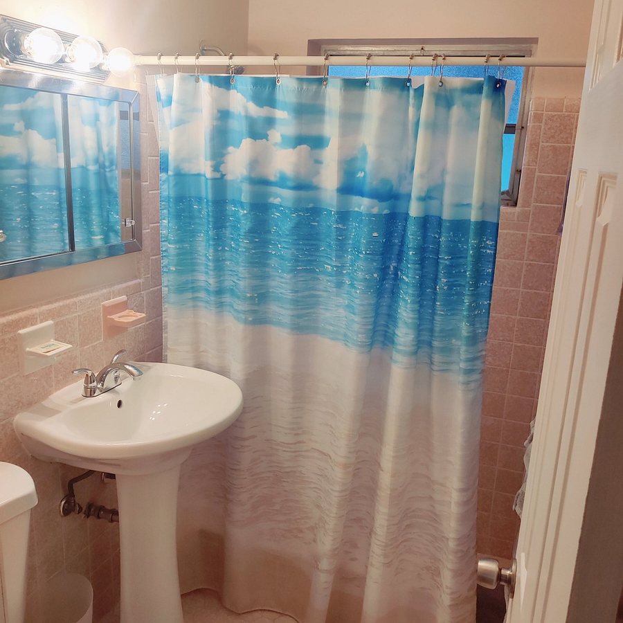 Driftwood Motel — Bathroom