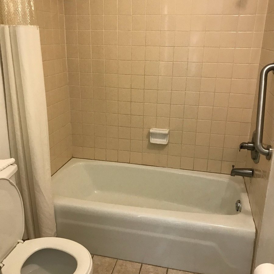 Driftwood Motel — Bathroom