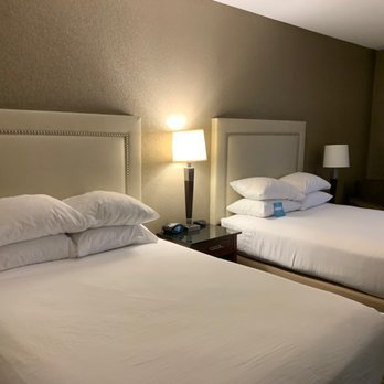 Drury Inn Suites Cincinnati Sharonville — Guest room