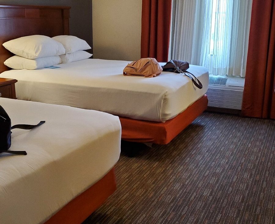 Drury Inn Suites Dayton North — Guest room