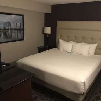 Drury Inn Suites Kansas City Overland Park — Guest room
