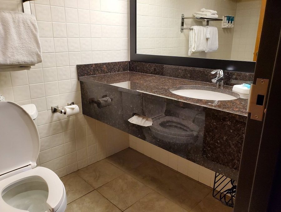 Drury Inn Suites Paducah — Bathroom