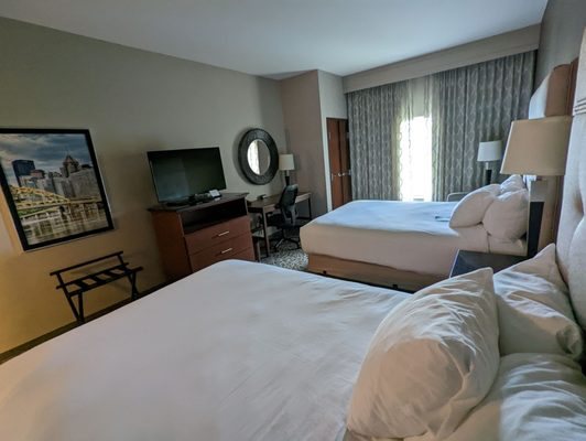 Drury Inn Suites Pittsburgh Airport Settlers Ridge — Guest room