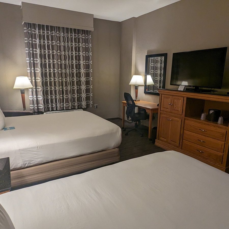 Drury Inn Suites San Antonio North Stone Oak — Guest room