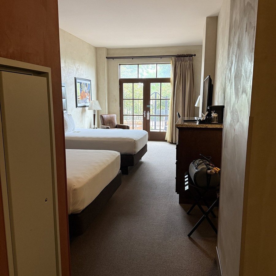 Drury Plaza Hotel in Santa Fe Santa Fe New Mexico — Guest room