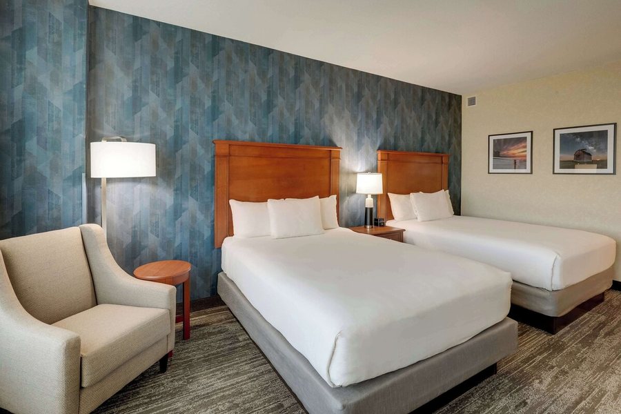 Drury Plaza Hotel Mt Vernon — Guest room
