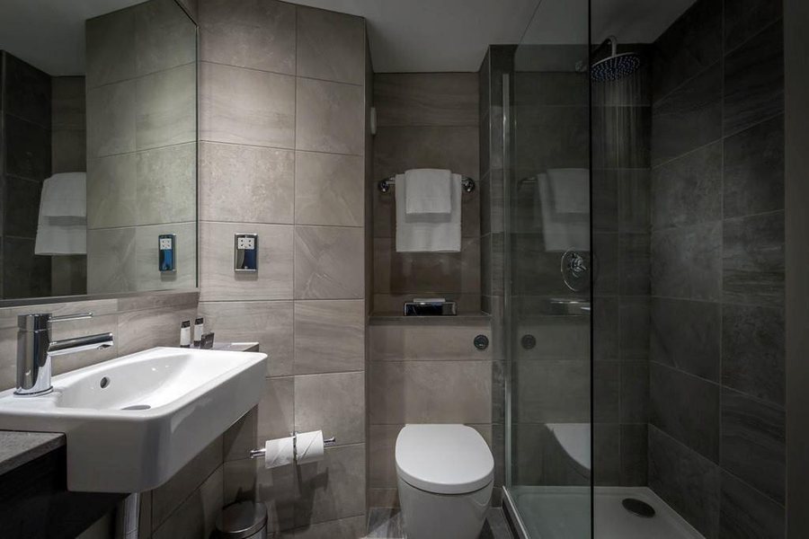 Dublin Farm — Bathroom