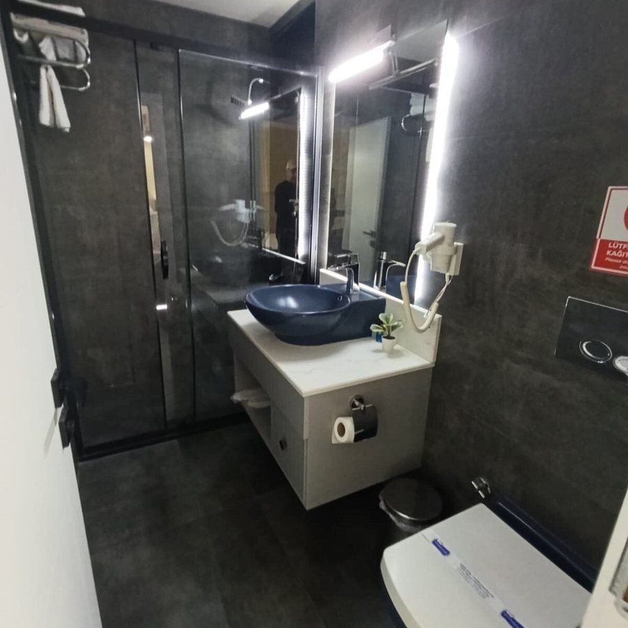 Duck Otel Istanbul — Bathroom