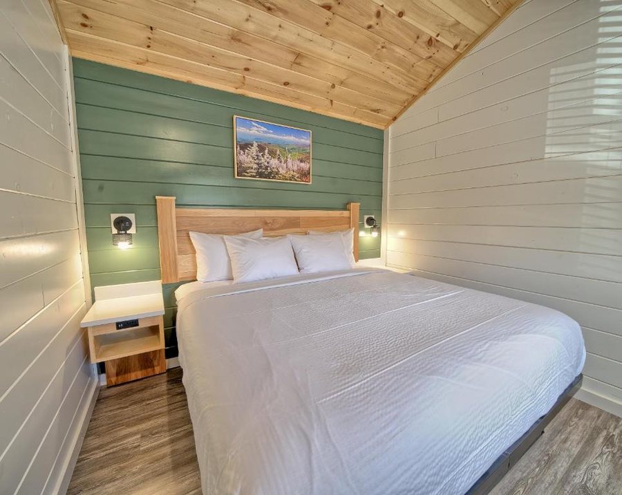 Dudley Creek RV Resort — Guest room