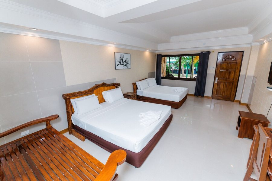 Dumaluan Beach Resort — Guest room