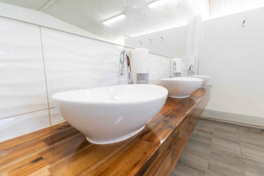 Dundee Beach Holiday Park — Bathroom