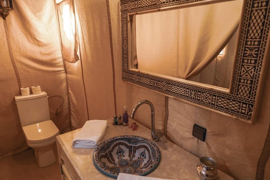 Dunes Desert Camp — Bathroom
