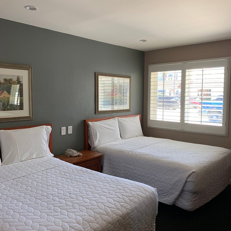 Dunes Inn Sunset Los Angeles California — Guest room