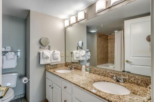 Dunes Village Resort — Bathroom