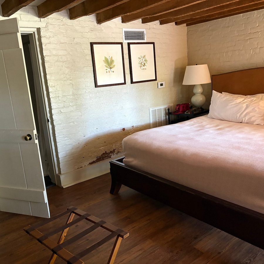Dunleith Historic Inn Natchez Mississippi — Guest room