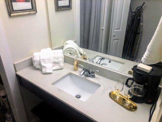 Dunns Josephine Hotel Miami Florida — Bathroom
