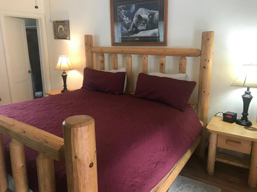 Dunsmuir Lodge — Guest room