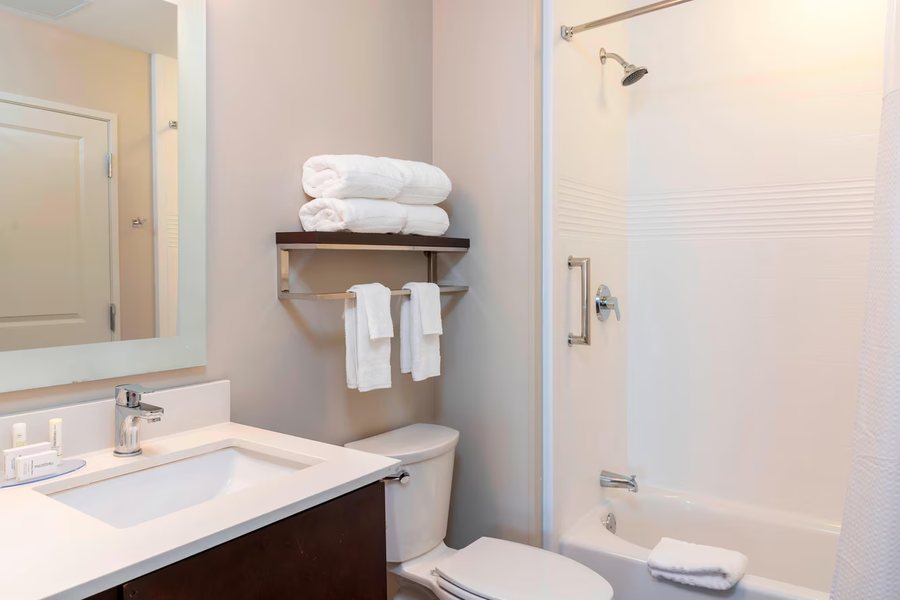 Dupont Suites — Bathroom