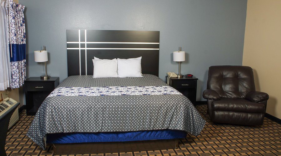 Dutch Inn — Guest room