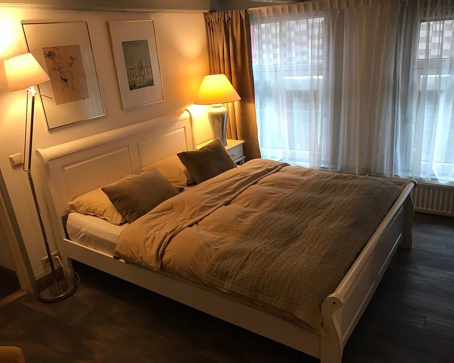 Dutch Masters Amsterdam Luxury Apartments — Guest room