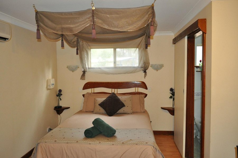 Dwellingup Chalets Caravan Park — Guest room