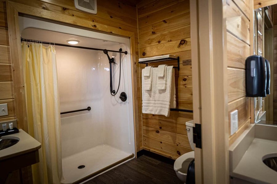Eagle Cliff Campground Lodging — Bathroom