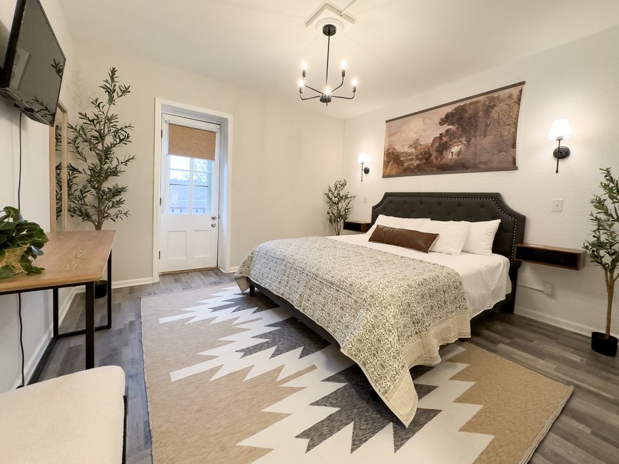 Eagle Cliff Campground Lodging — Guest room