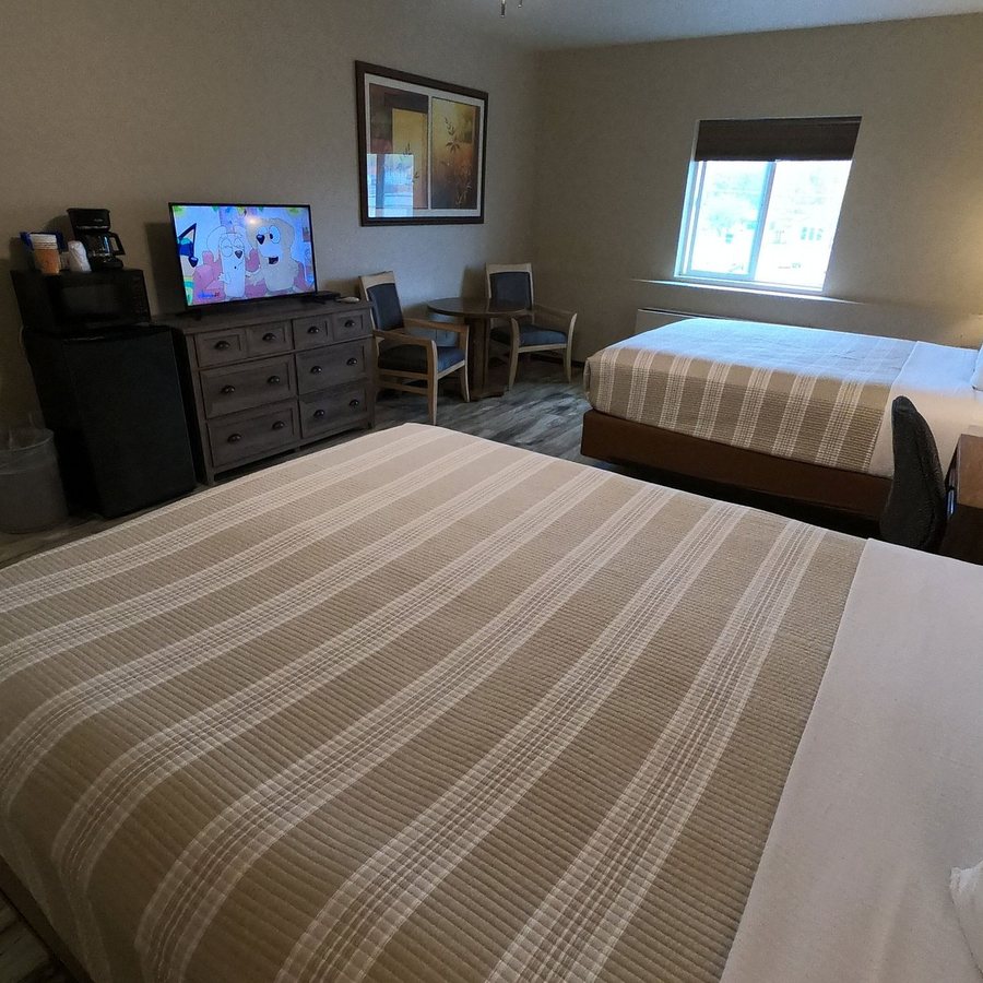 Eagle Hotel — Guest room