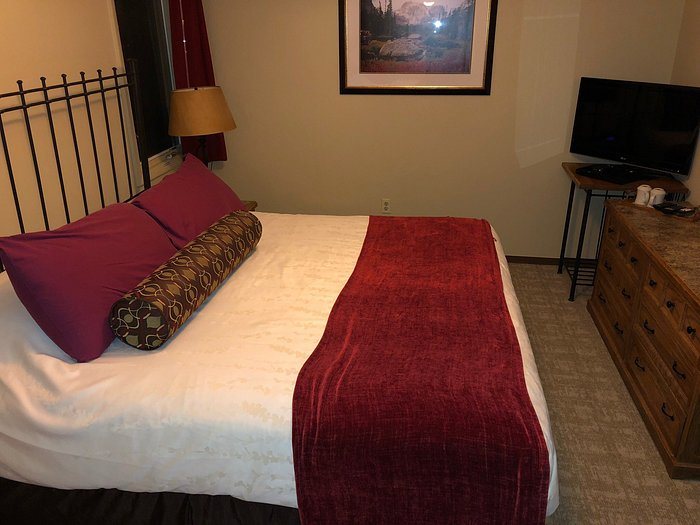 Eagle Point Resort By Beaver Creek Mountain Lodging — Guest room