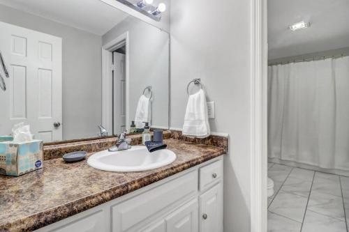Eagle s Nest Inn — Bathroom