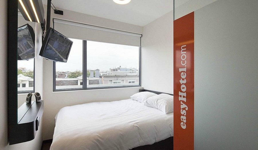 EasyHotel Amsterdam City Centre — Guest room