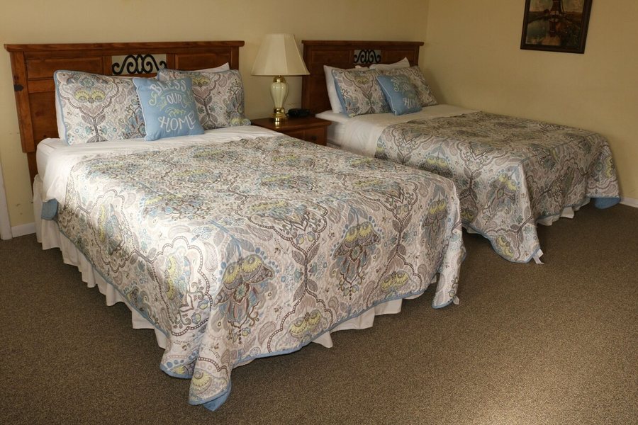Echo Mountain Inn — Guest room