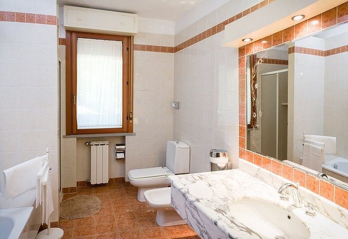Eco Hotel Milano — Bathroom