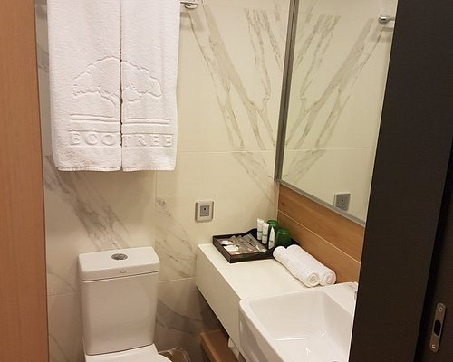 Eco Tree Hotel Causeway Bay — Bathroom