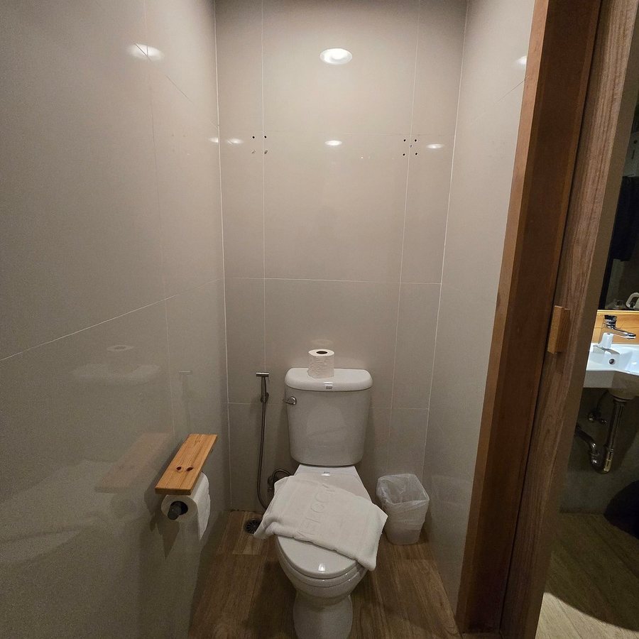 EcoLoft Hotel — Bathroom