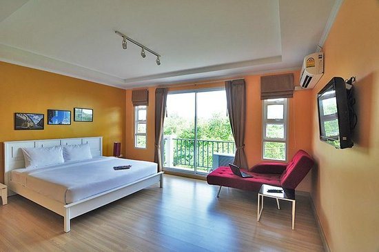 EcoLoft Hotel — Guest room