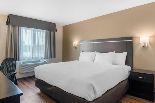 Econo Lodge I 44 — Guest room