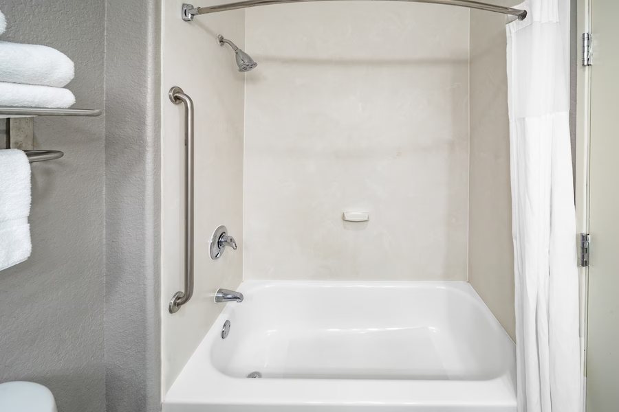 Econo Lodge Inn Suites San Antonio near Frost Bank Center — Bathroom