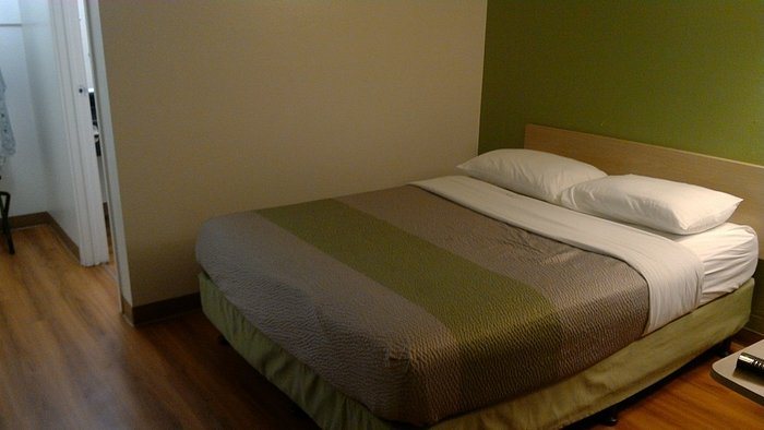 Econo Lodge Midvale — Guest room