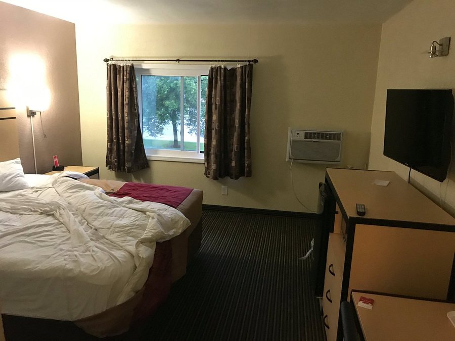 Econo Lodge Rochester I 90 I 390 — Guest room