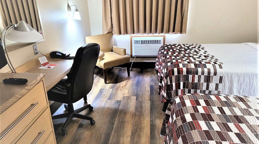 Econo Lodge Sioux Falls Empire Mall — Guest room
