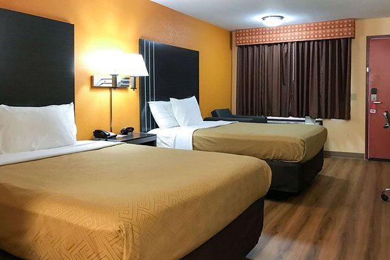Econo Lodge Yemassee — Guest room